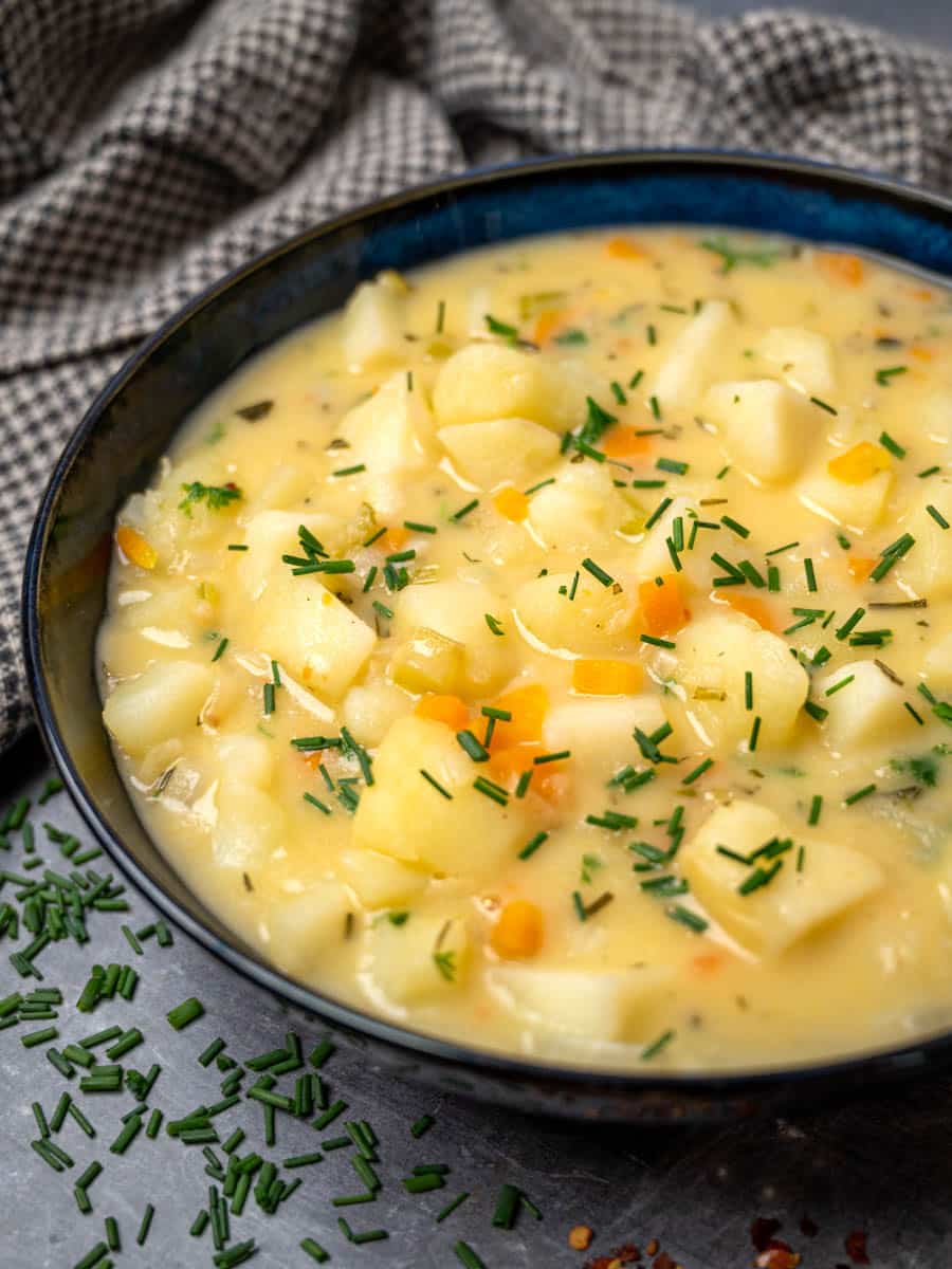 A vegetable dish bowl