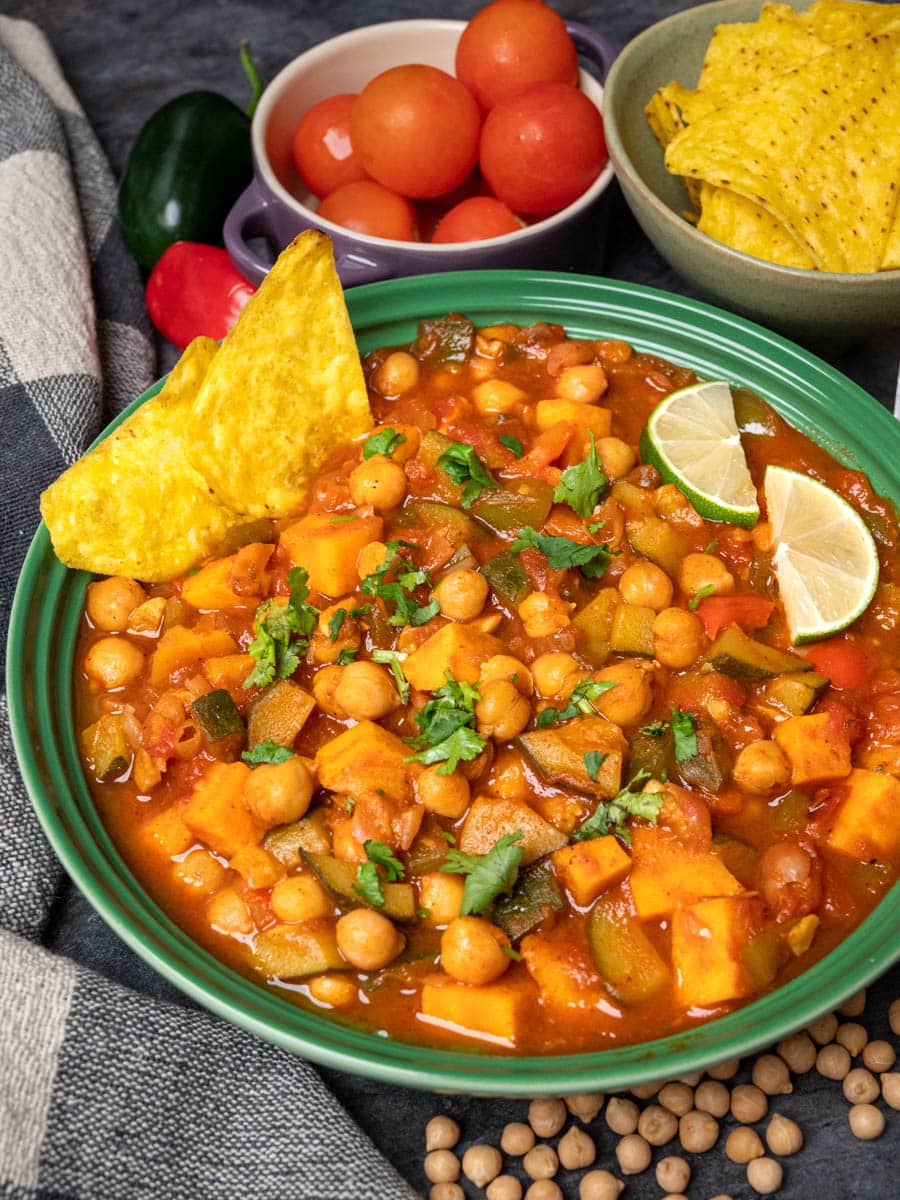 a plate of chickpea chili