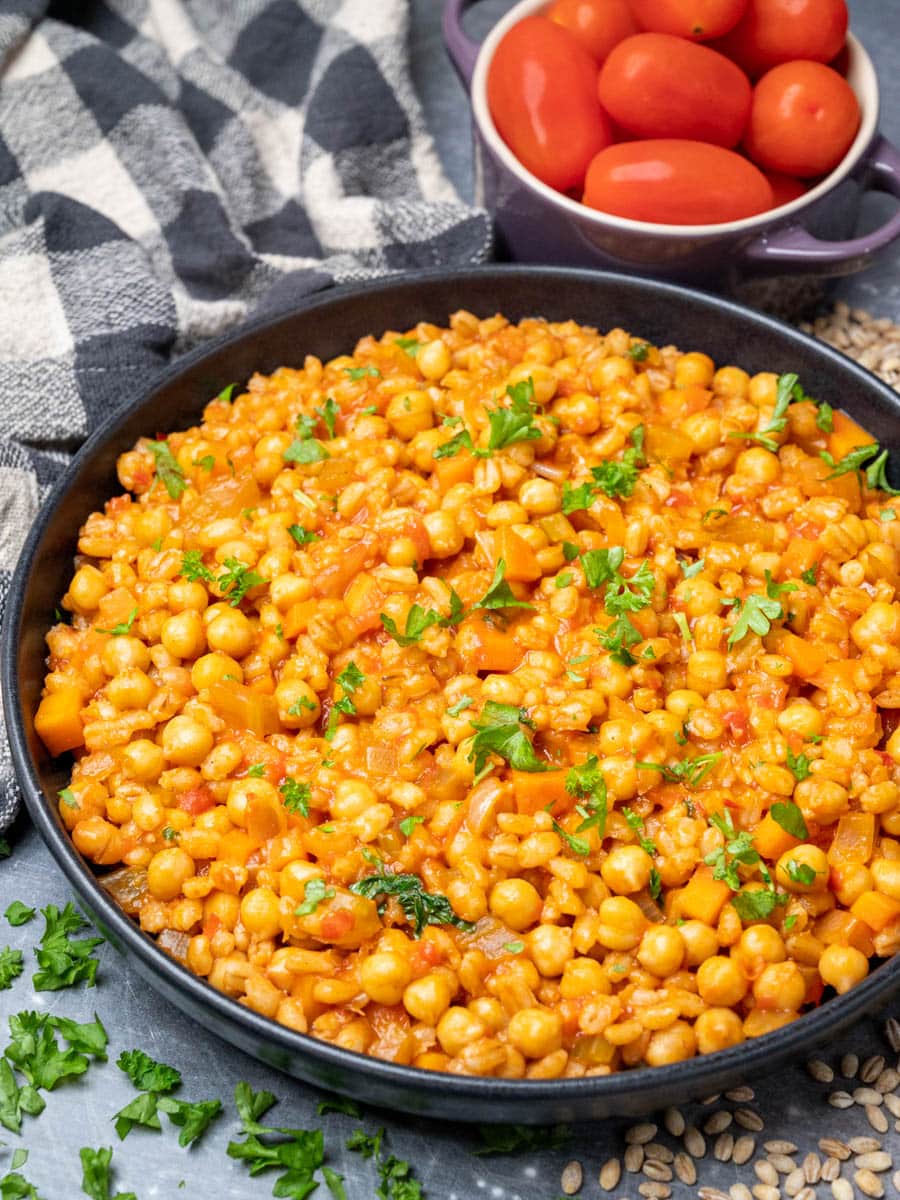 slow cooker pearl barley risotto with tomatoes