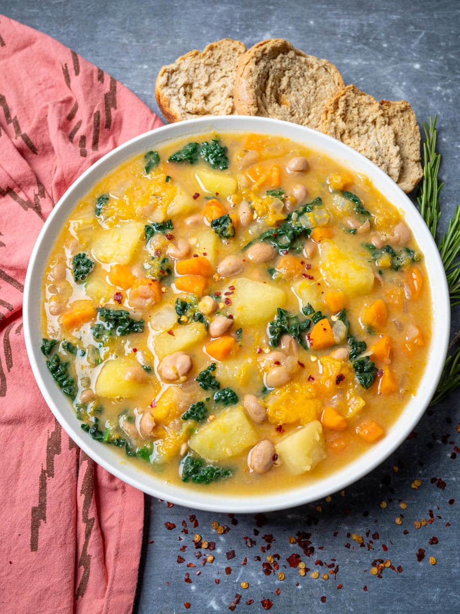 Zuppa Frantoiana (Bean and Vegetable Soup) - Vegan Cocotte
