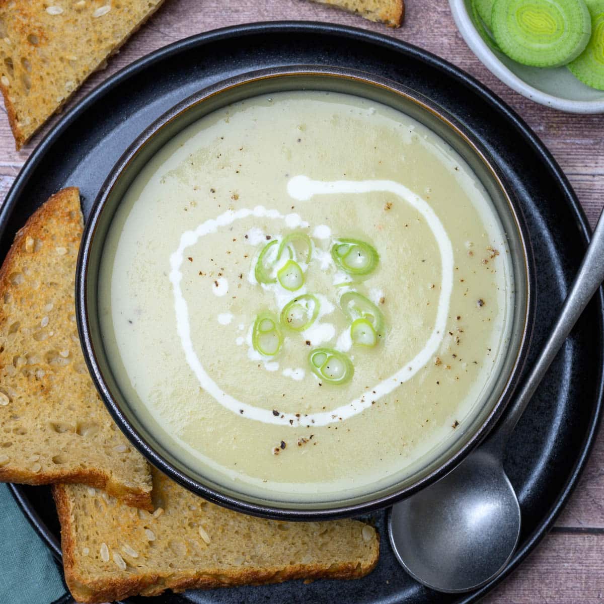 American dish with bread on the side